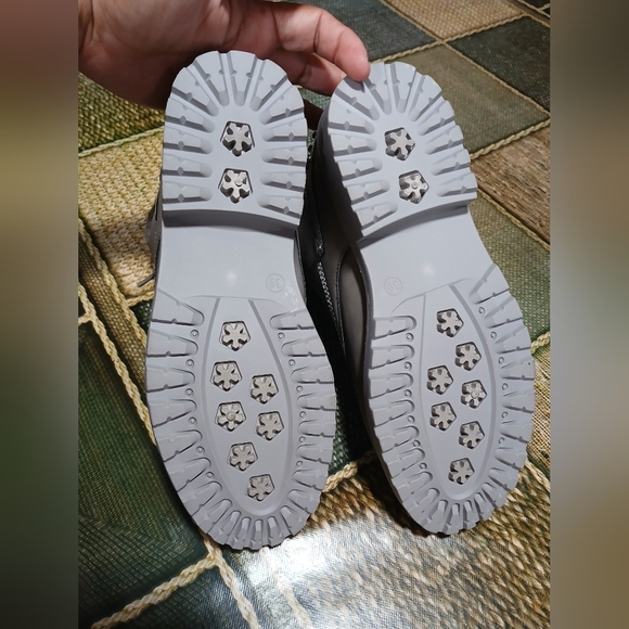 Women's Gray Lace-Up Boots - Picture 7 of 7